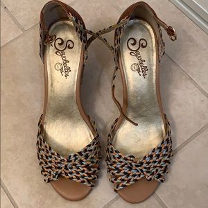Seychelles sandals/heels